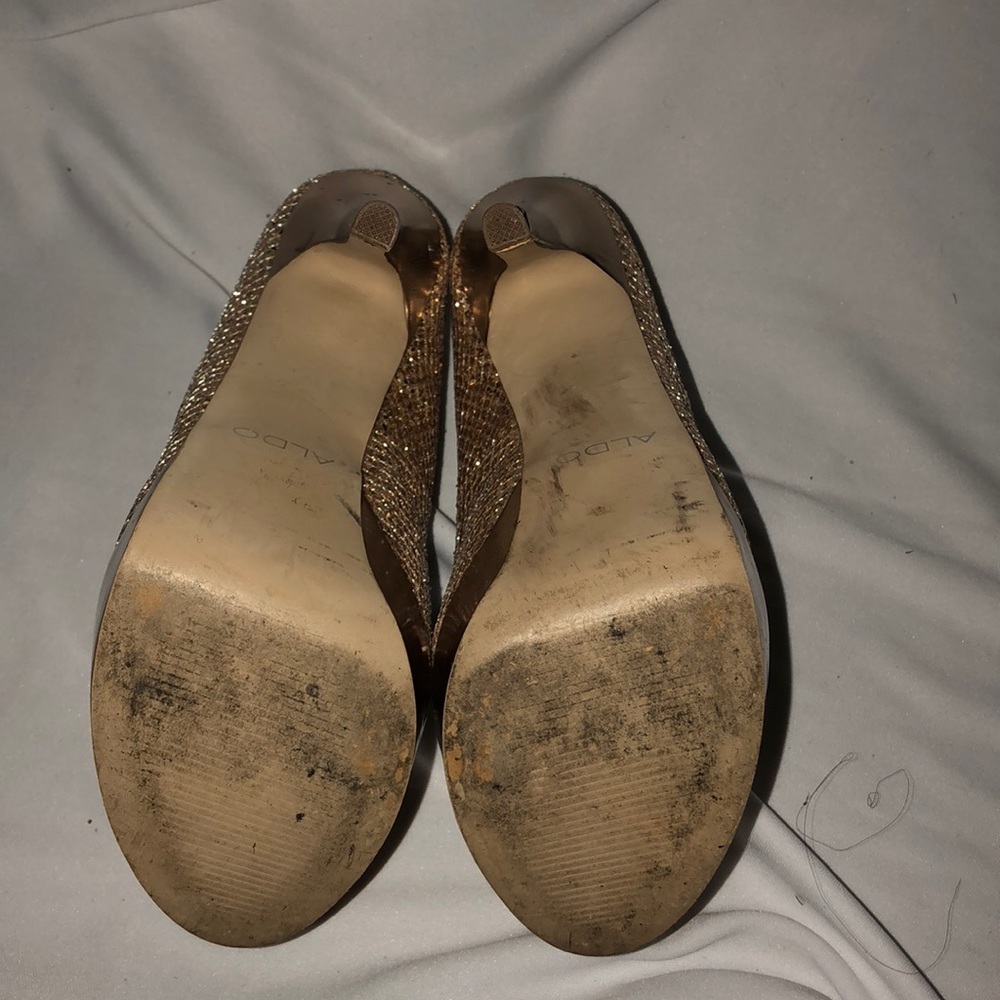 Heels - Picture 4 of 4